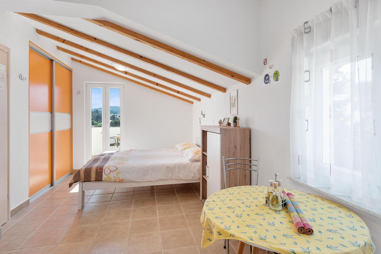 Apartments Joni Cikat Mali Lošinj Eksteriør billede