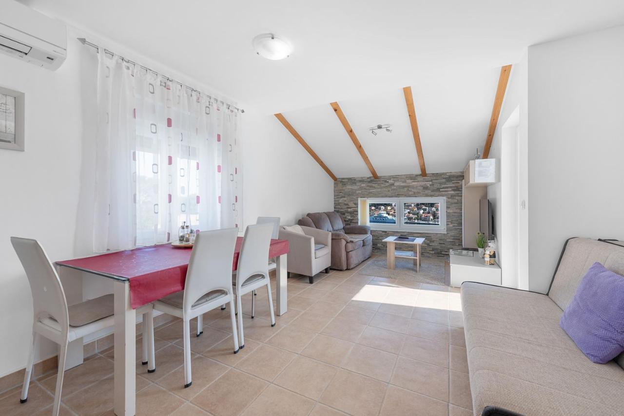 Apartments Joni Cikat Mali Lošinj Eksteriør billede