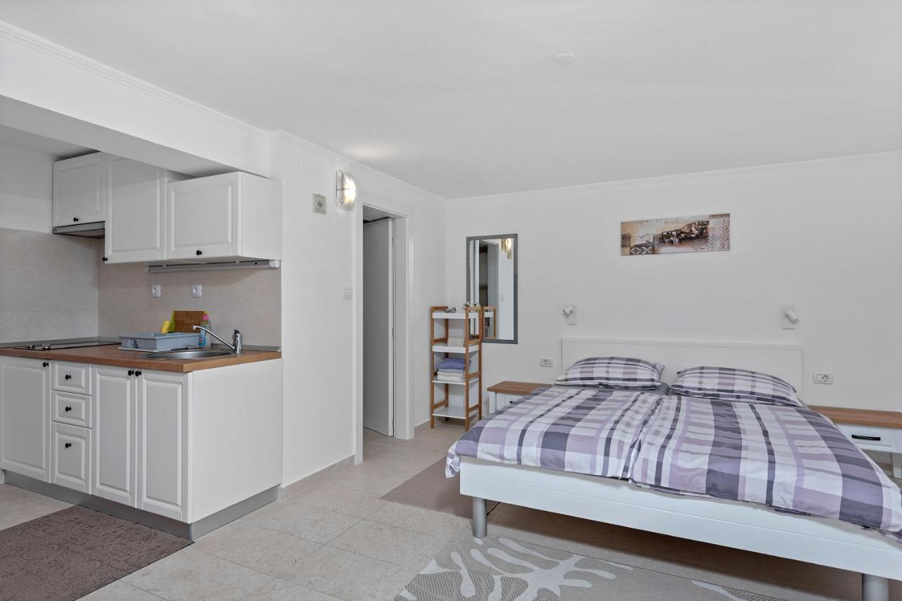 Apartments Joni Cikat Mali Lošinj Eksteriør billede