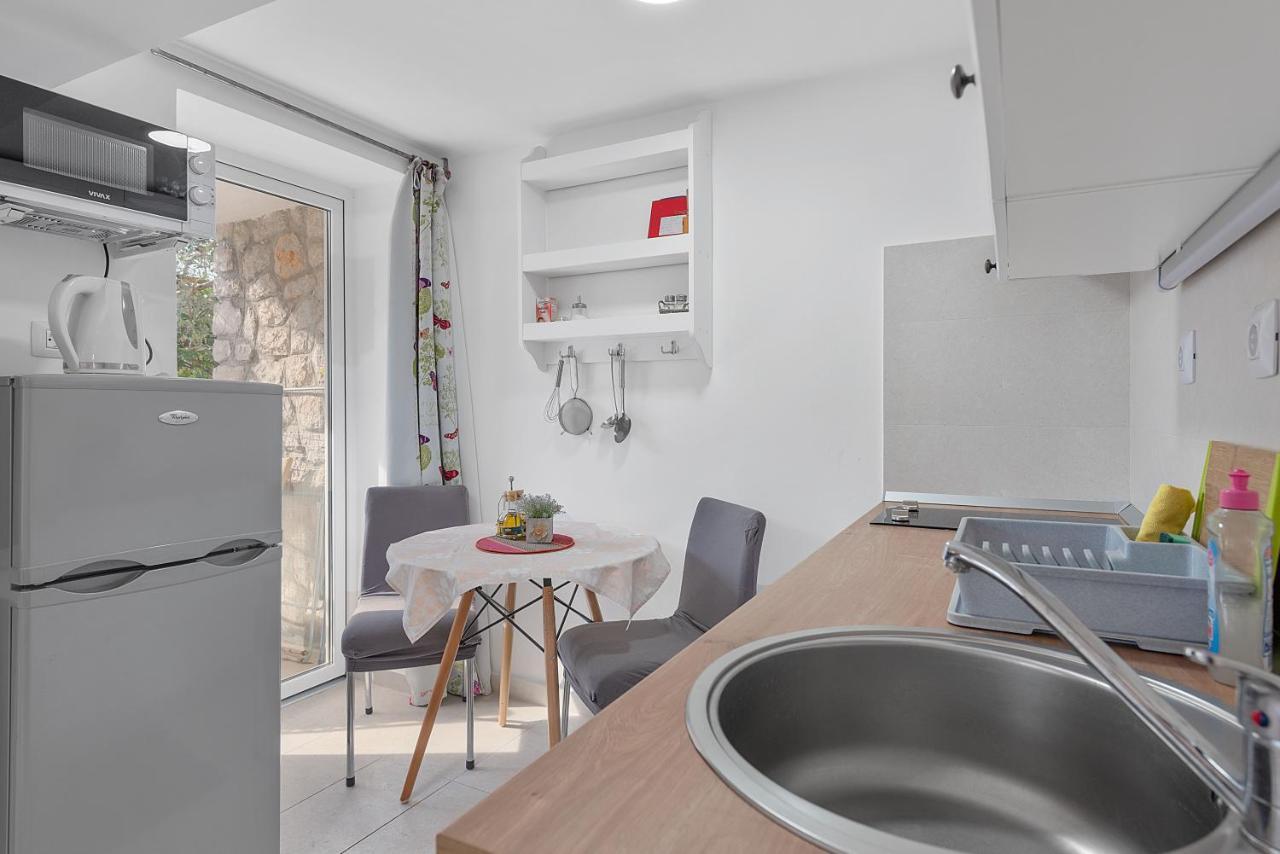 Apartments Joni Cikat Mali Lošinj Eksteriør billede