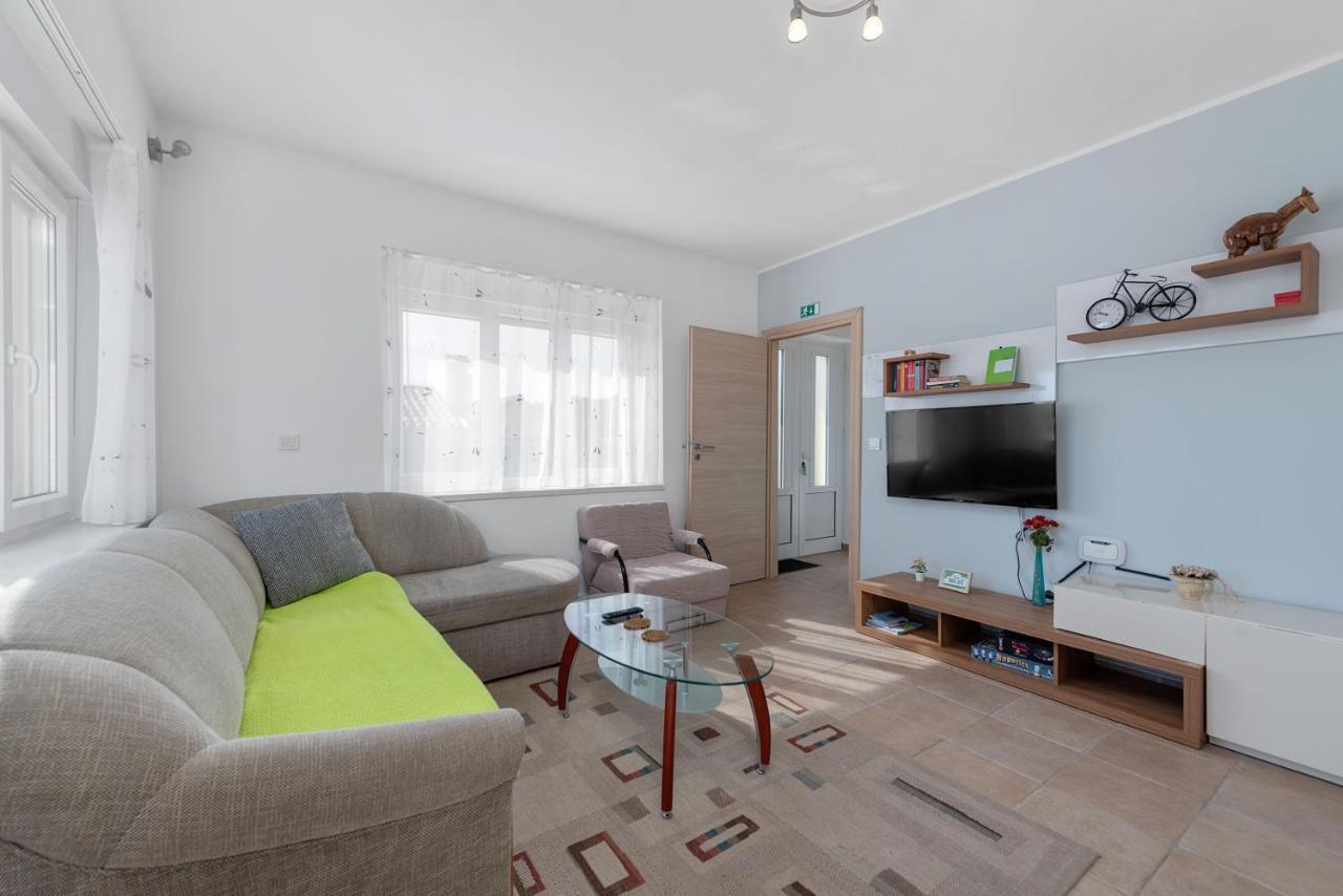 Apartments Joni Cikat Mali Lošinj Eksteriør billede