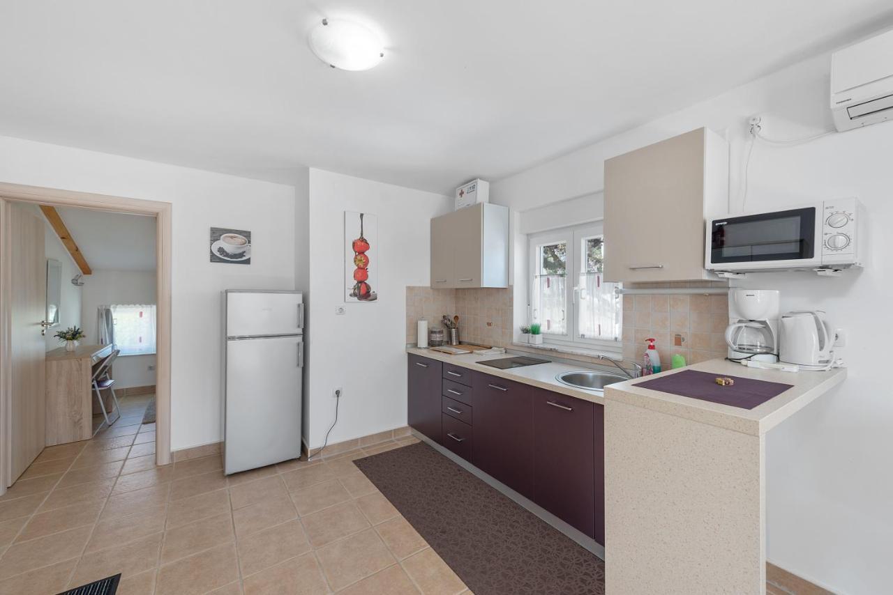 Apartments Joni Cikat Mali Lošinj Eksteriør billede