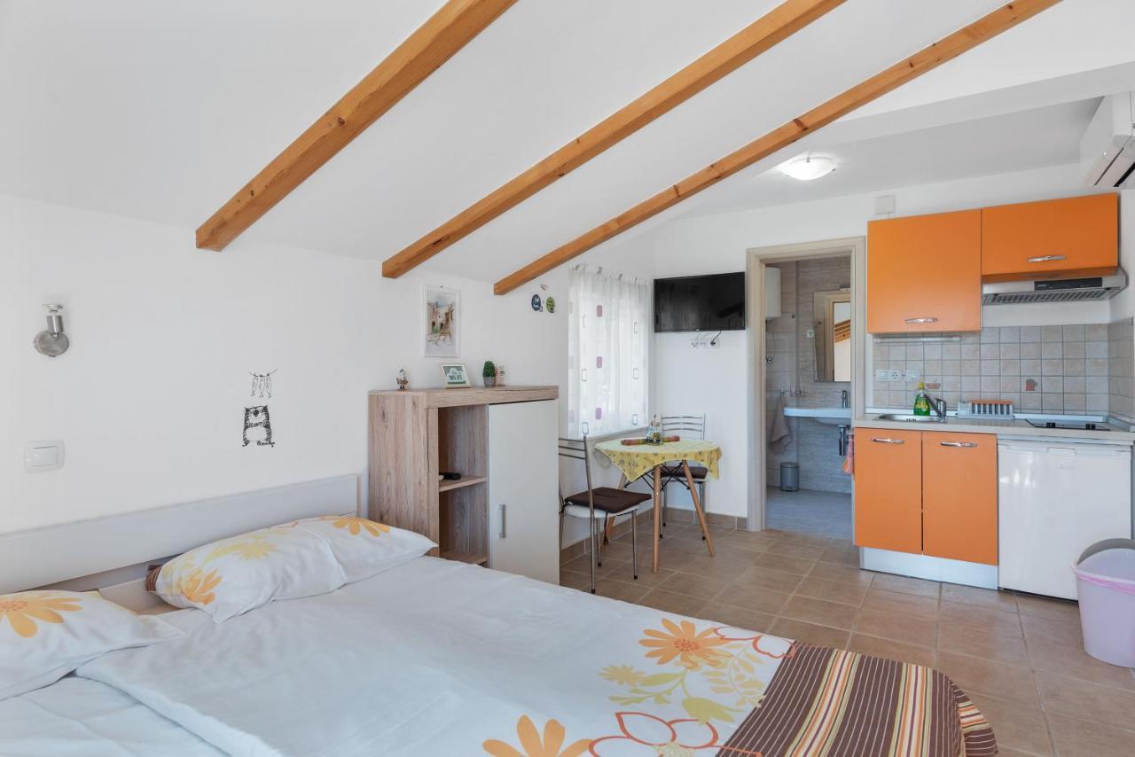 Apartments Joni Cikat Mali Lošinj Eksteriør billede